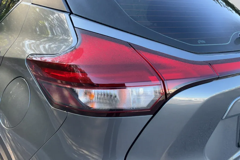 2025 Nissan Kicks Play S thumbnail 29