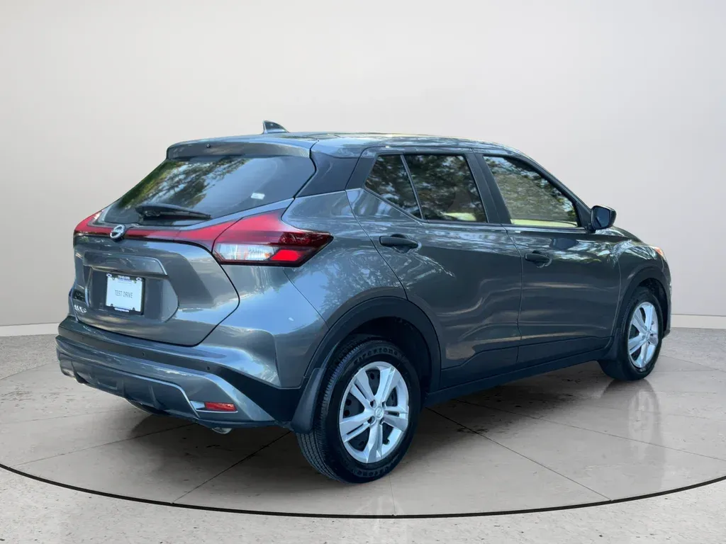 2025 Nissan Kicks Play S thumbnail 7