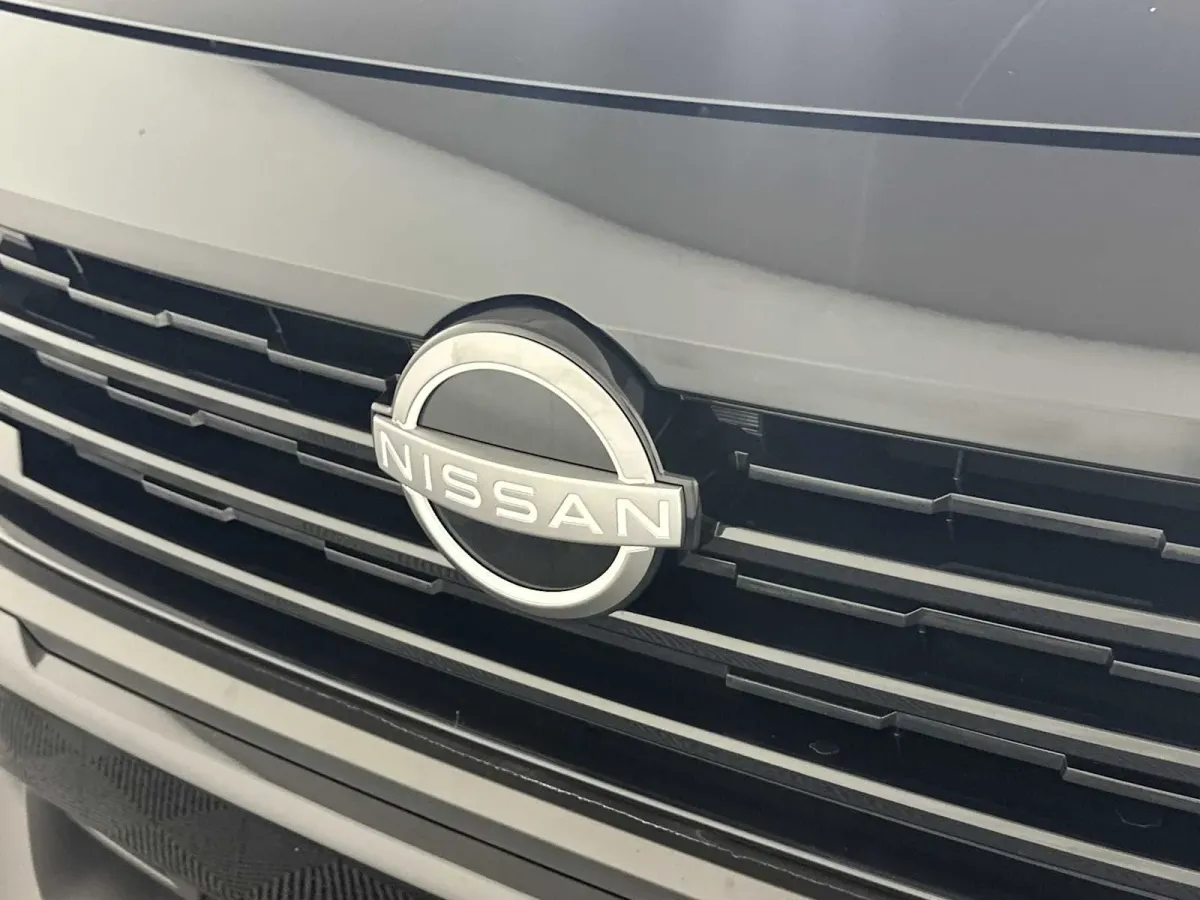 2025 Nissan Kicks SV thumbnail 14