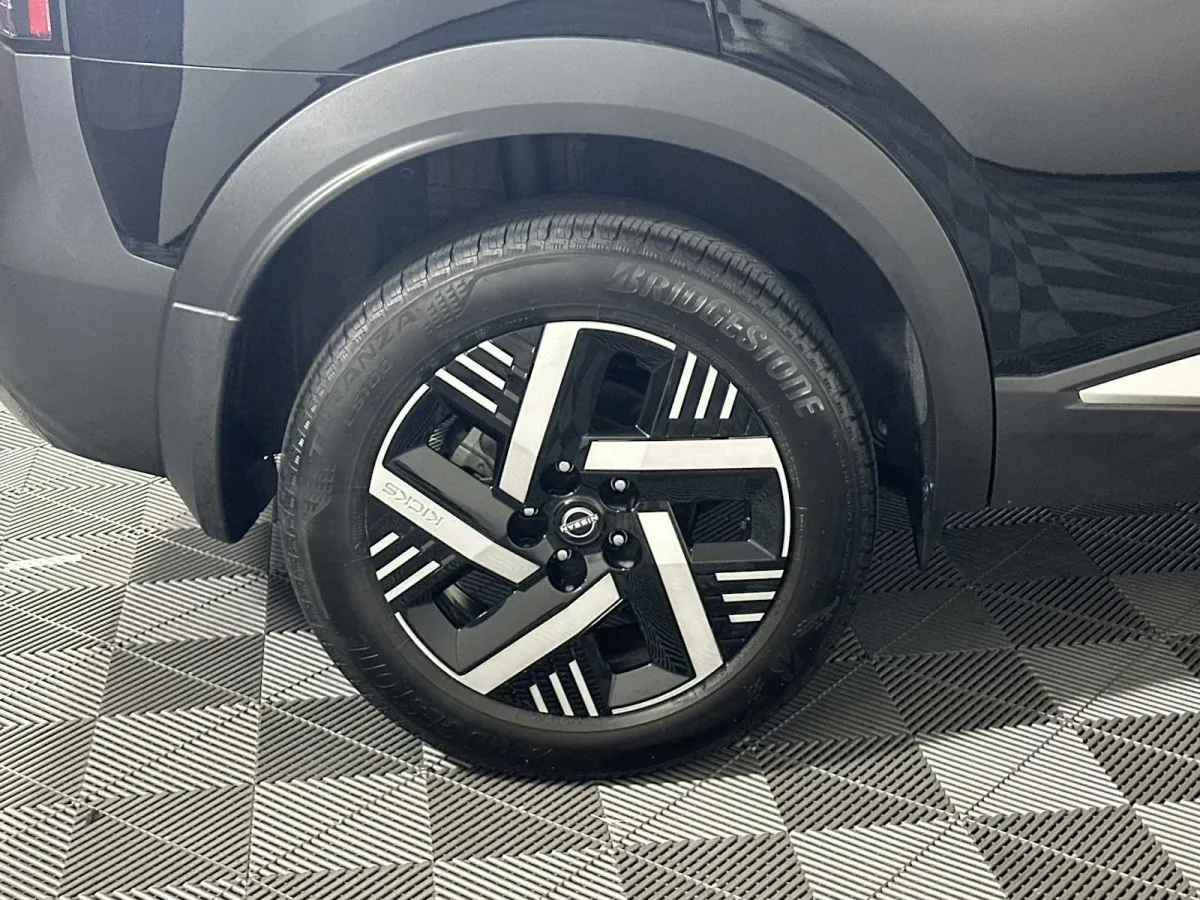 2025 Nissan Kicks SV thumbnail 21
