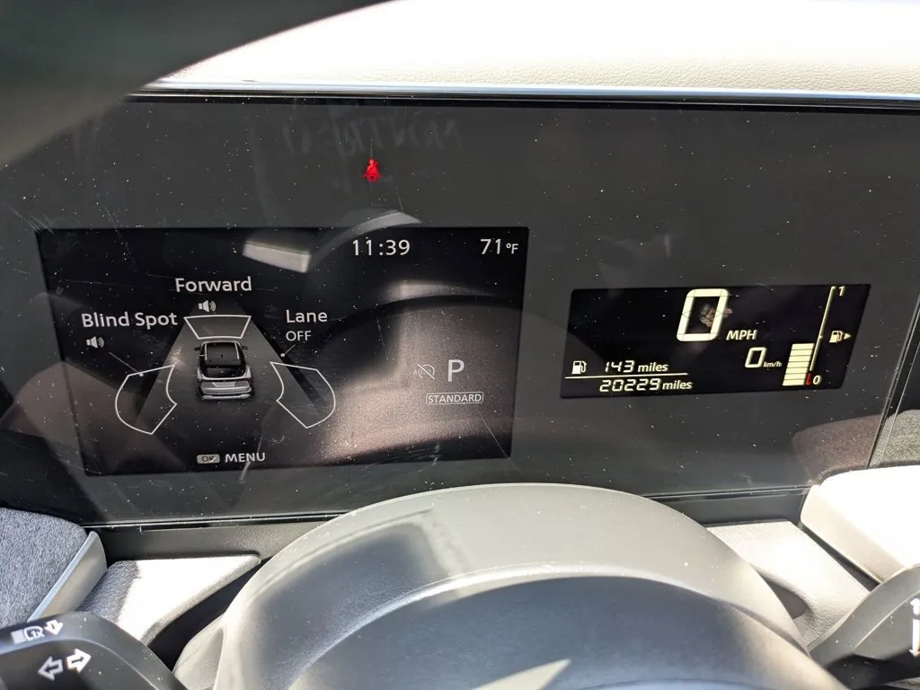 2025 Nissan Kicks SV thumbnail 15