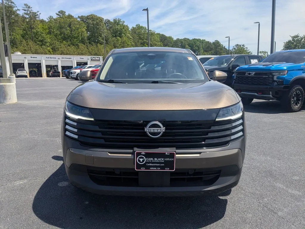 2025 Nissan Kicks SV thumbnail 2