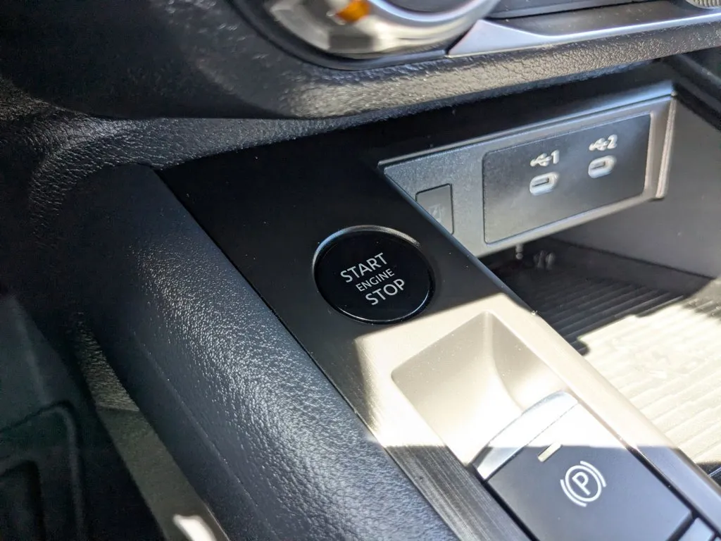 2025 Nissan Kicks SV thumbnail 20