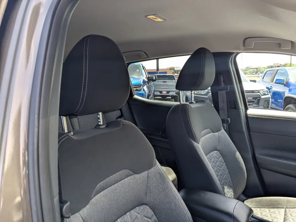 2025 Nissan Kicks SV thumbnail 27
