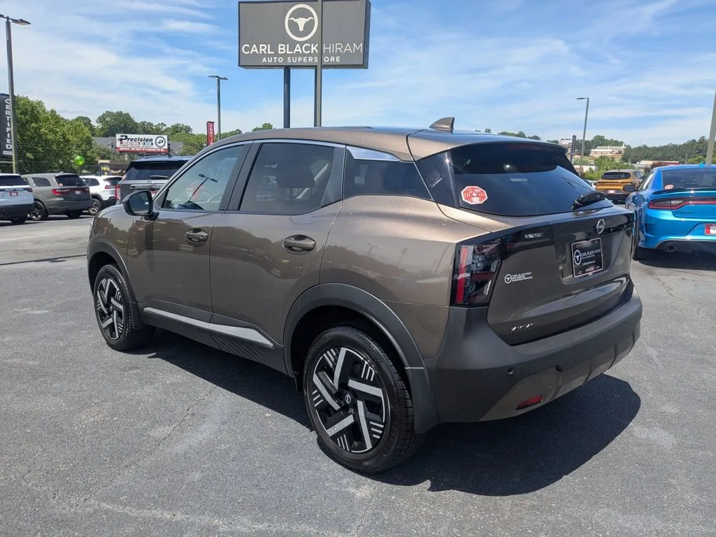 2025 Nissan Kicks SV thumbnail 7