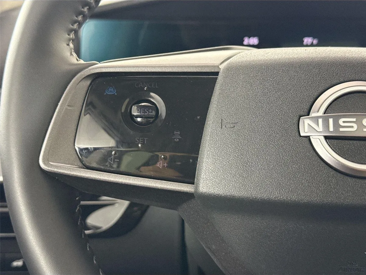 2025 Nissan Murano SL thumbnail 17