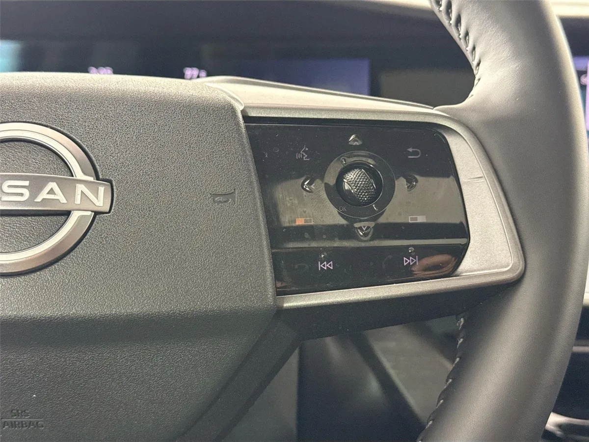 2025 Nissan Murano SL thumbnail 18
