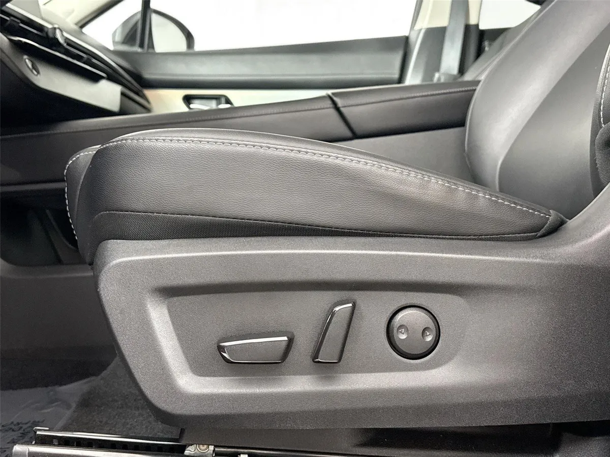 2025 Nissan Murano SL thumbnail 30