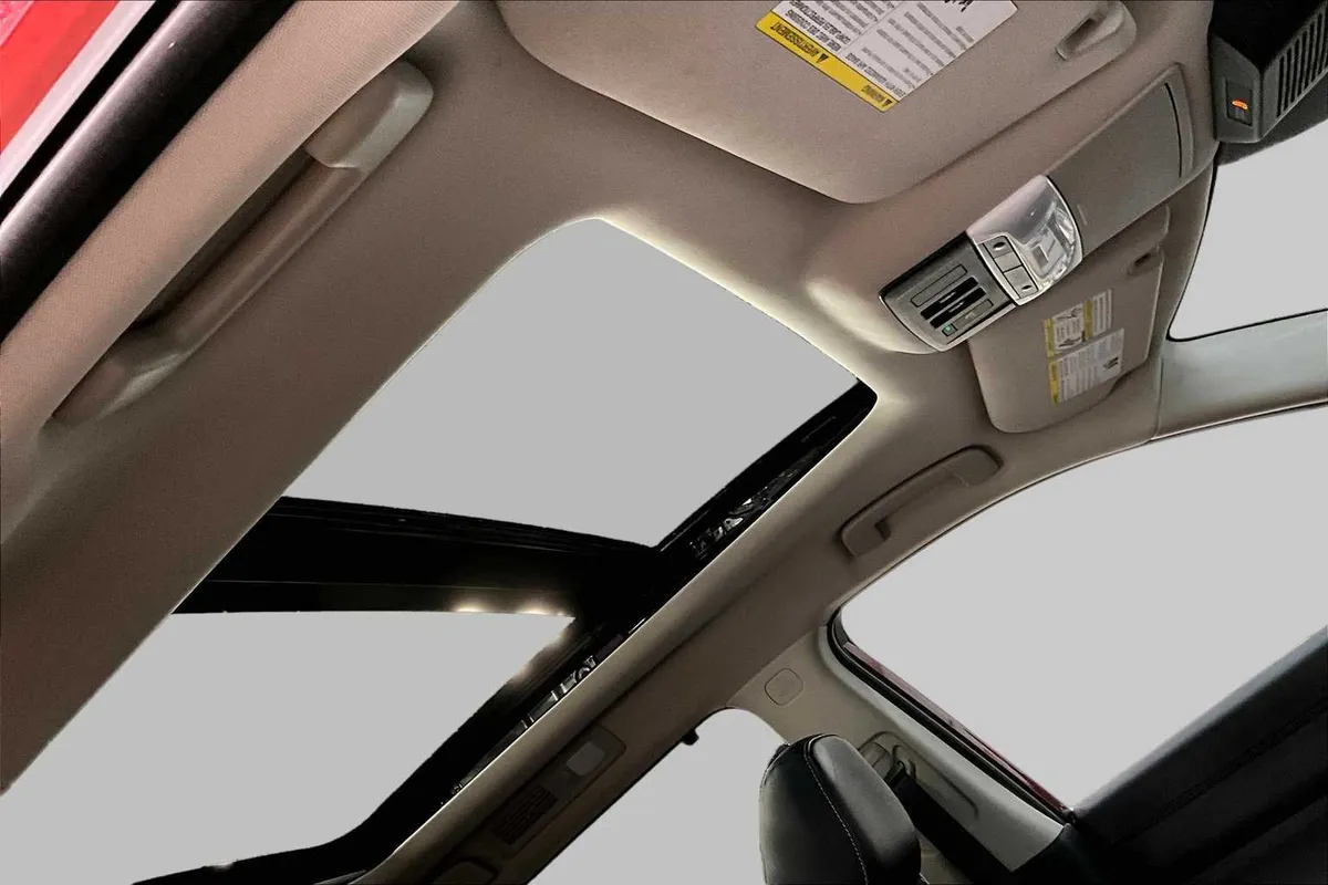 2025 Nissan Pathfinder Platinum thumbnail 14