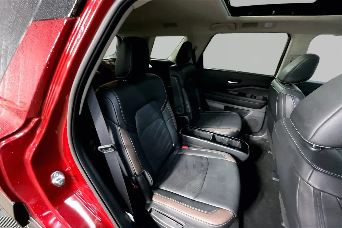 2025 Nissan Pathfinder Platinum thumbnail 20