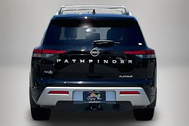 2025 Nissan Pathfinder Platinum thumbnail 6