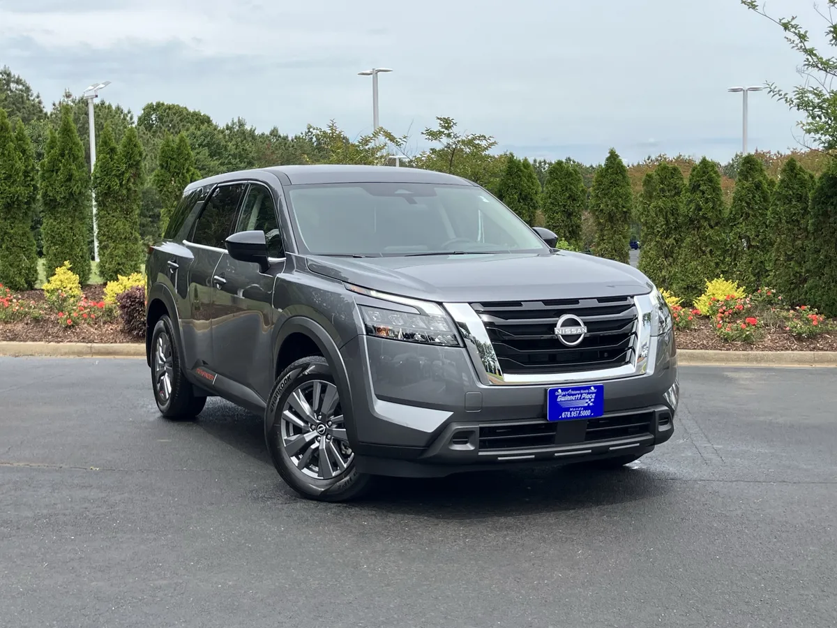 2025 Nissan Pathfinder S 2WD thumbnail 2