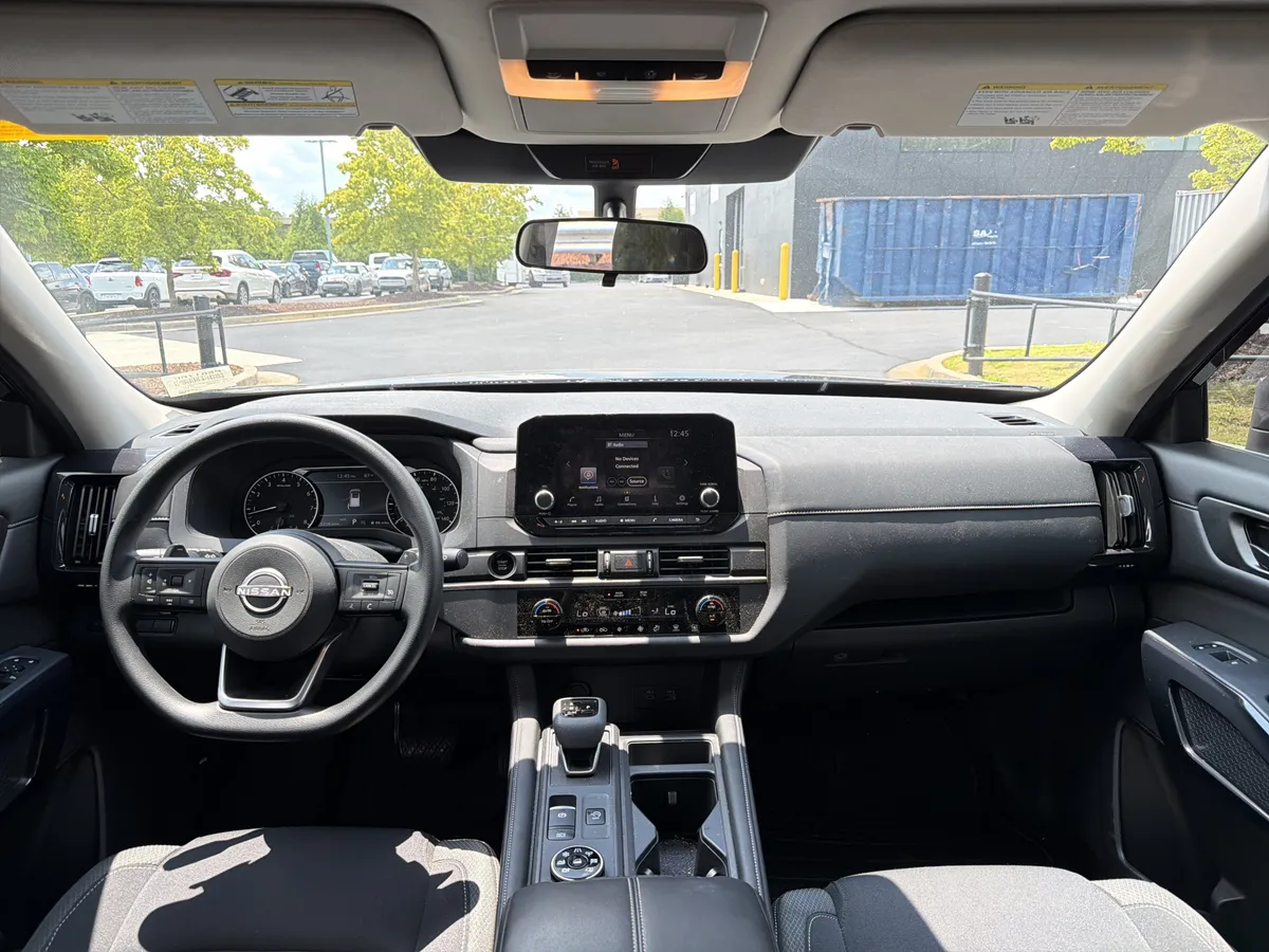 2025 Nissan Pathfinder S thumbnail 20
