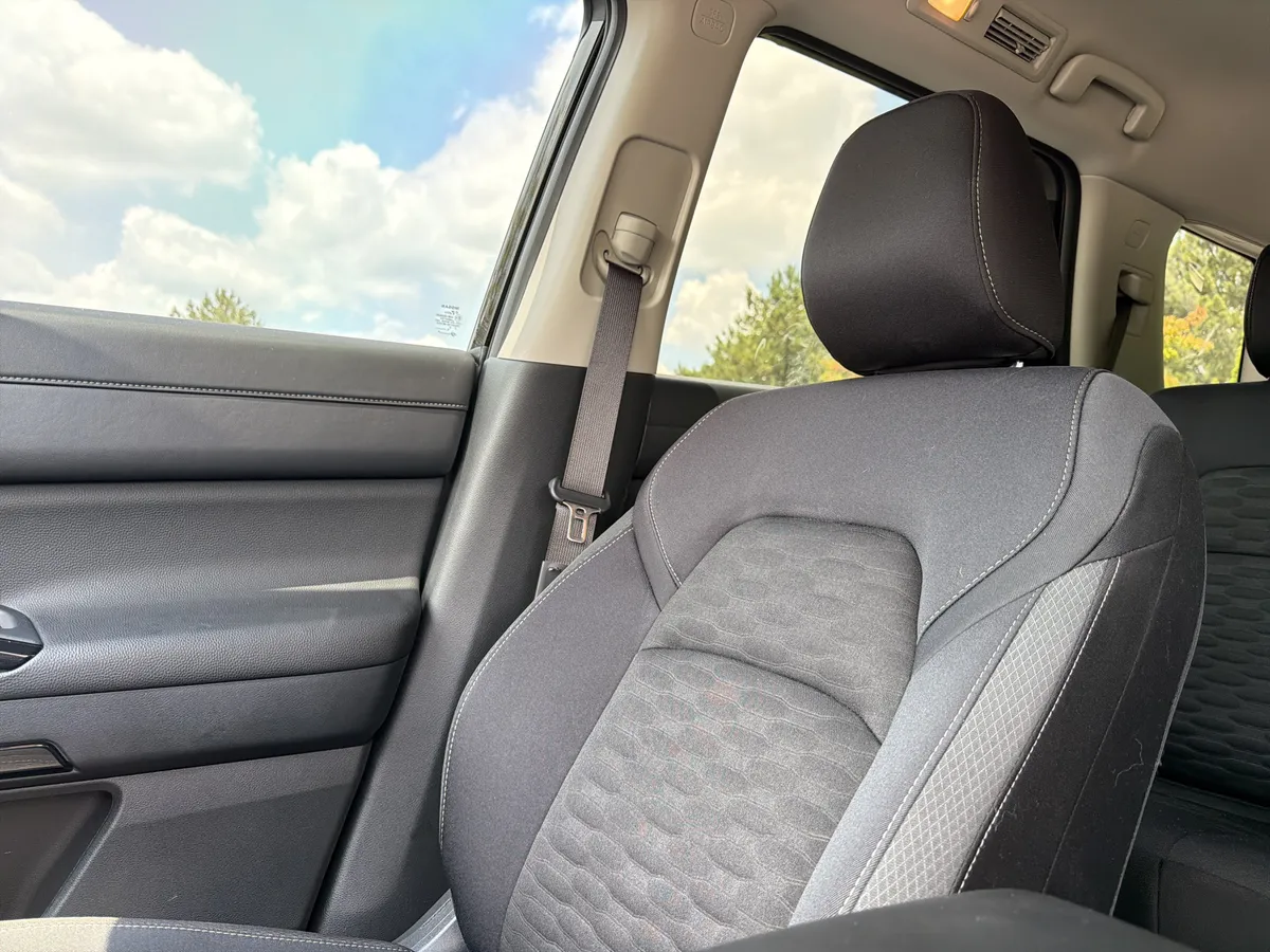 2025 Nissan Pathfinder S thumbnail 22