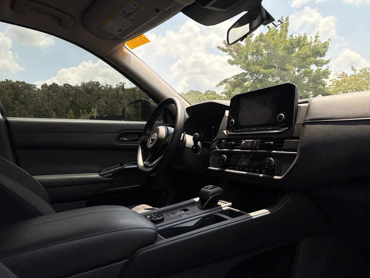 2025 Nissan Pathfinder S thumbnail 5