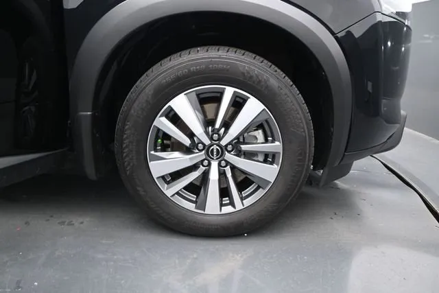 2025 Nissan Pathfinder SL thumbnail 19