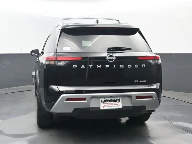 2025 Nissan Pathfinder SL thumbnail 21