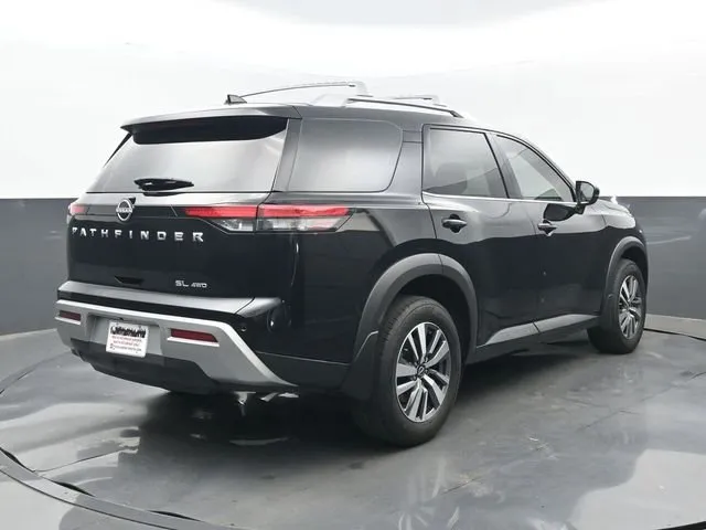 2025 Nissan Pathfinder SL thumbnail 23