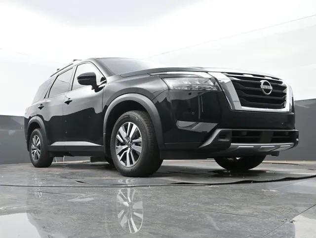 2025 Nissan Pathfinder SL thumbnail 26