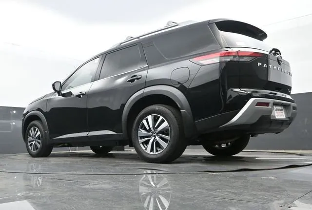 2025 Nissan Pathfinder SL thumbnail 27