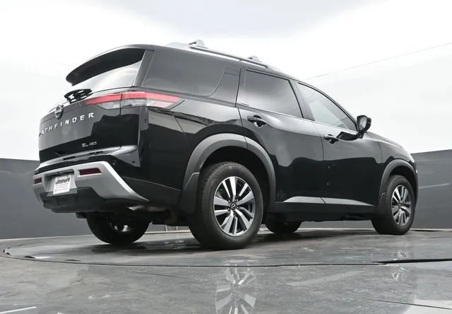 2025 Nissan Pathfinder SL thumbnail 28