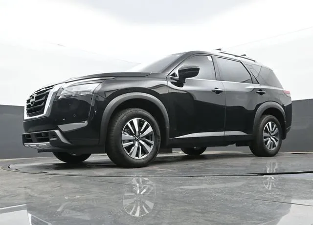 2025 Nissan Pathfinder SL thumbnail 29