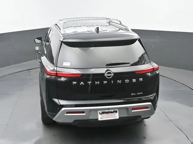 2025 Nissan Pathfinder SL thumbnail 32