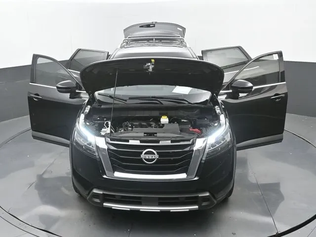 2025 Nissan Pathfinder SL thumbnail 36