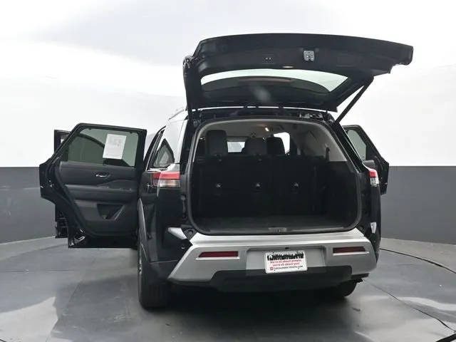 2025 Nissan Pathfinder SL thumbnail 37