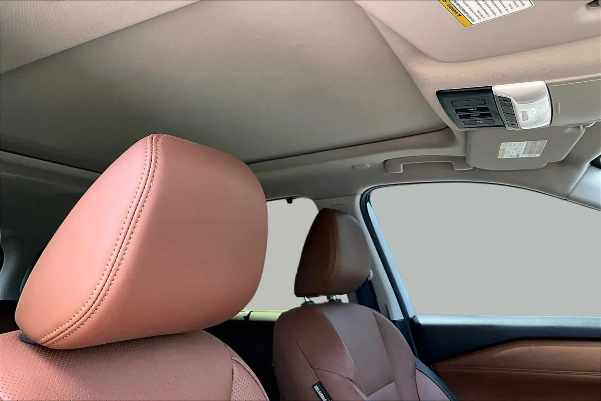 2025 Nissan Rogue Platinum thumbnail 14