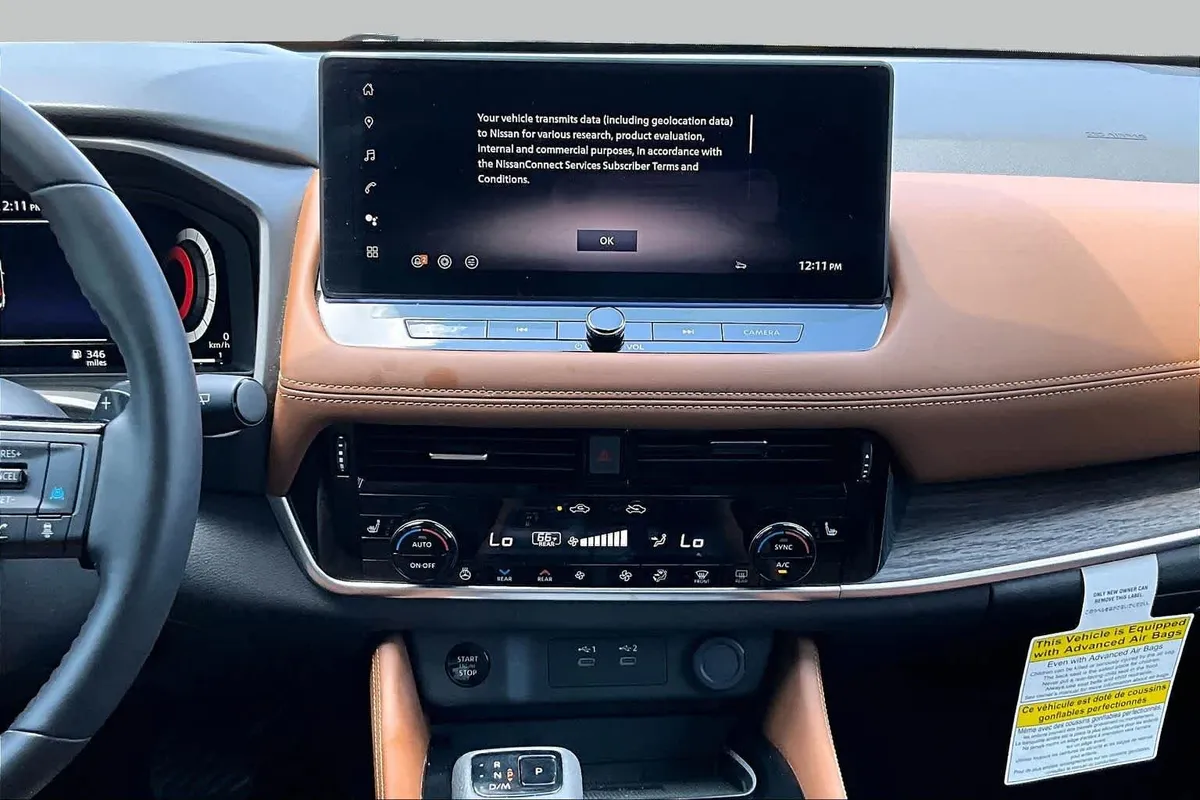 2025 Nissan Rogue Platinum thumbnail 7