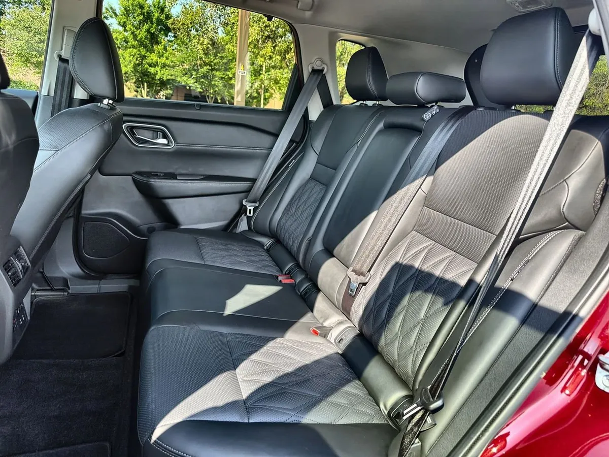 2025 Nissan Rogue Platinum FWD thumbnail 20