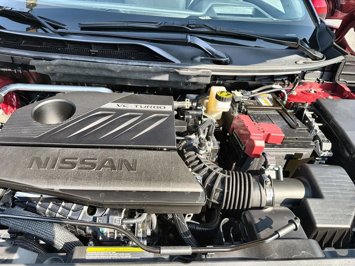 2025 Nissan Rogue Platinum FWD thumbnail 25
