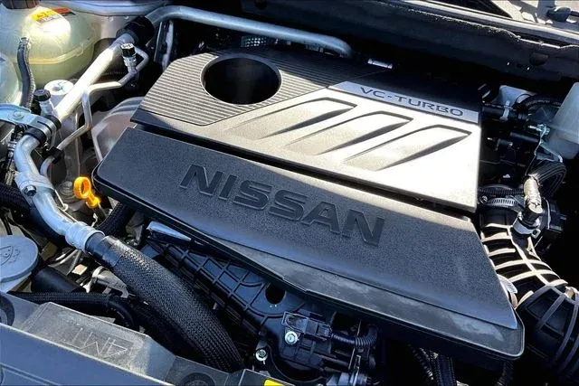 2025 Nissan Rogue Platinum thumbnail 31