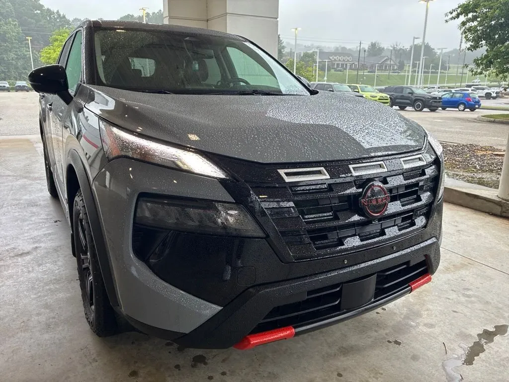 2025 Nissan Rogue Rock Creek thumbnail 4