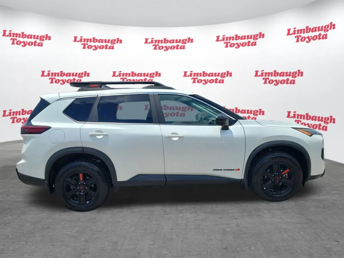 2025 Nissan Rogue Rock Creek thumbnail 22
