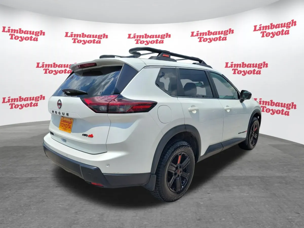 2025 Nissan Rogue Rock Creek thumbnail 23