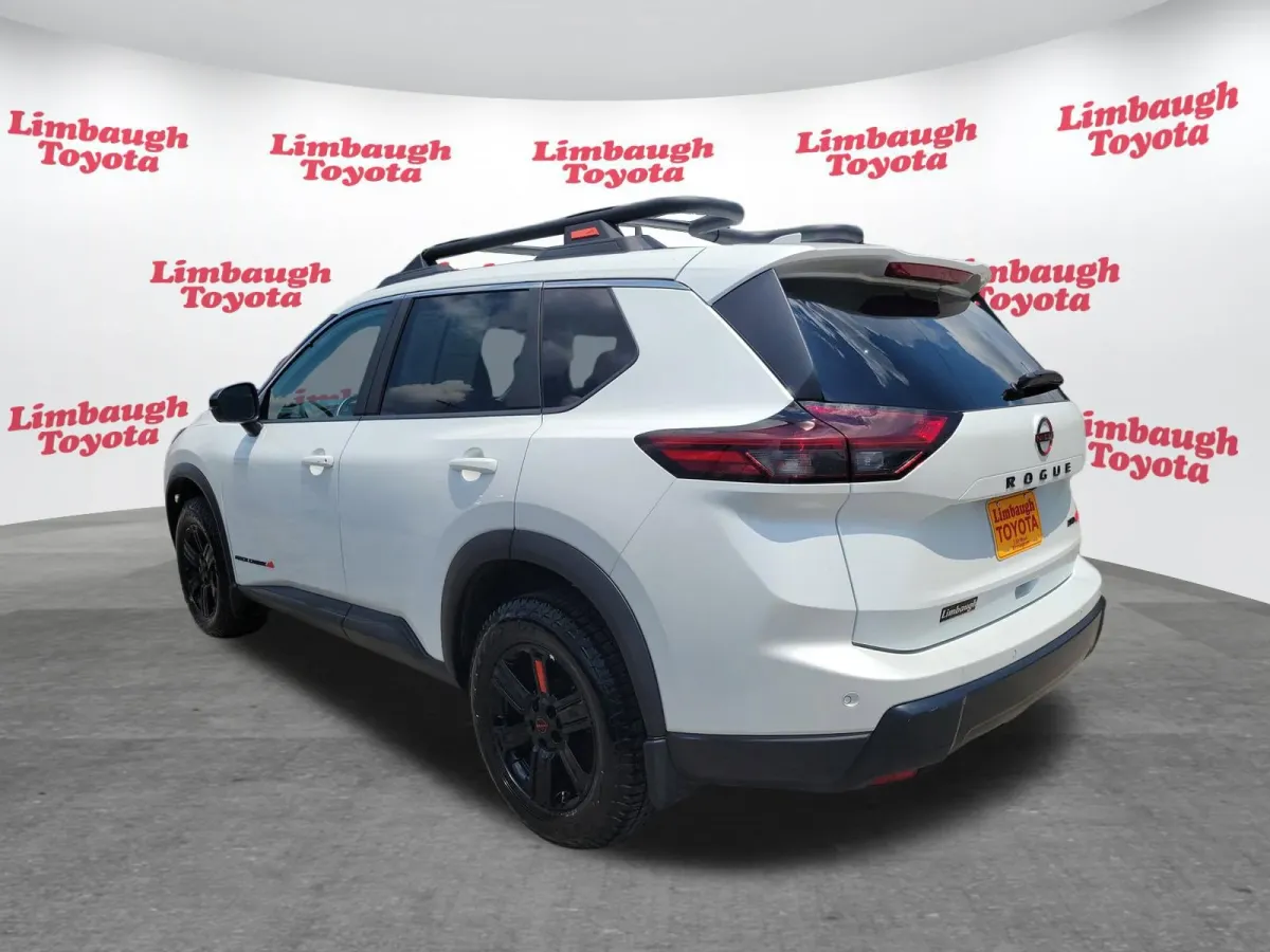 2025 Nissan Rogue Rock Creek thumbnail 25