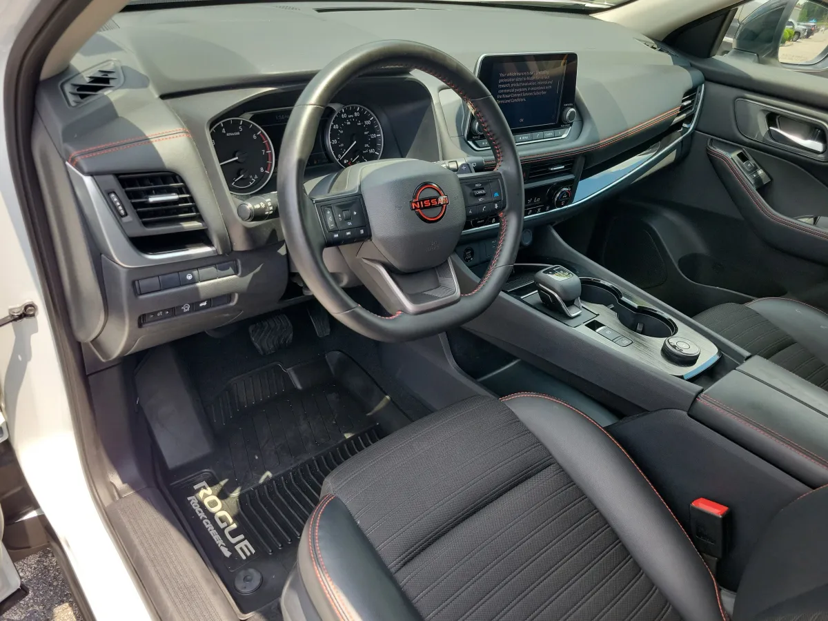 2025 Nissan Rogue Rock Creek thumbnail 4