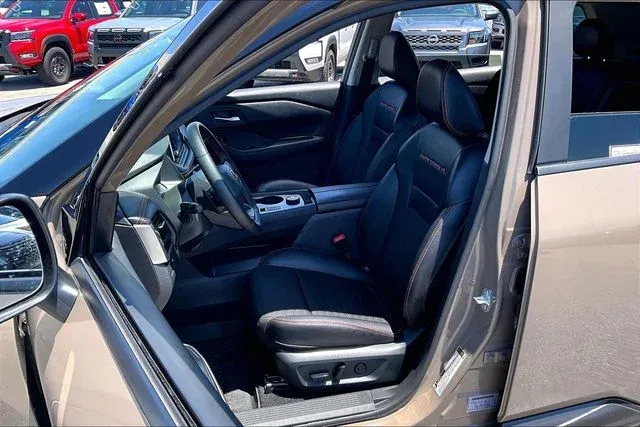 2025 Nissan Rogue Rock Creek thumbnail 18