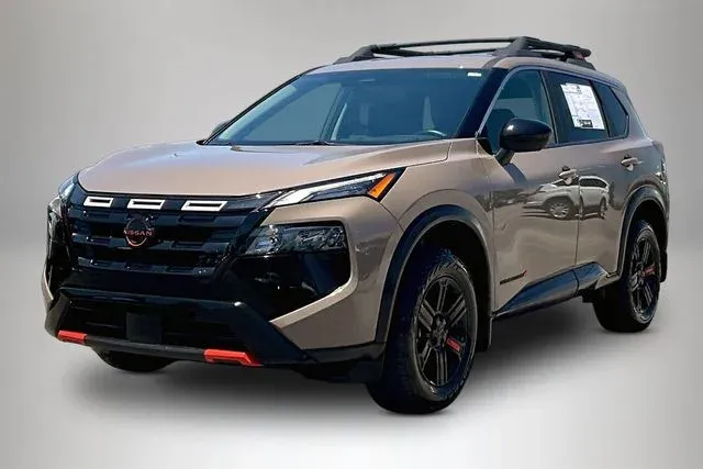 2025 Nissan Rogue Rock Creek thumbnail 2