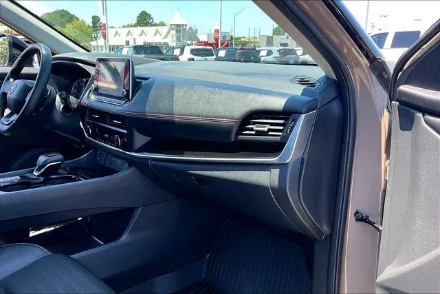 2025 Nissan Rogue Rock Creek thumbnail 23