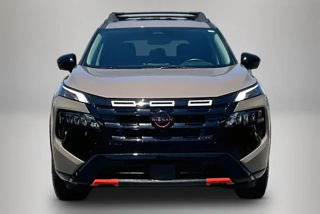 2025 Nissan Rogue Rock Creek thumbnail 3
