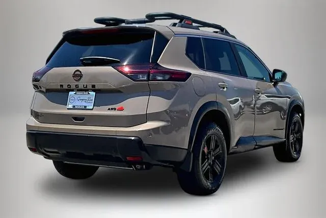 2025 Nissan Rogue Rock Creek thumbnail 5