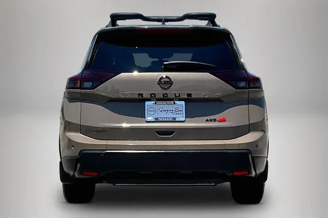 2025 Nissan Rogue Rock Creek thumbnail 6