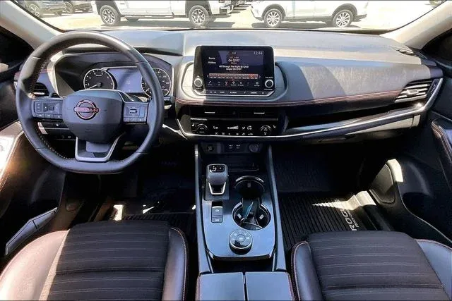 2025 Nissan Rogue Rock Creek thumbnail 7
