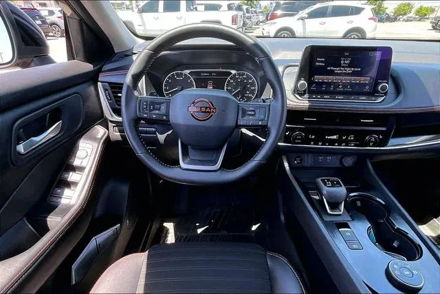 2025 Nissan Rogue Rock Creek thumbnail 8