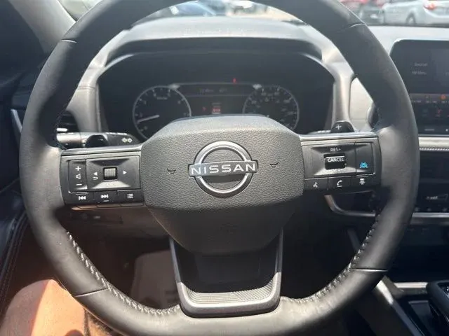 2025 Nissan Rogue SV thumbnail 30