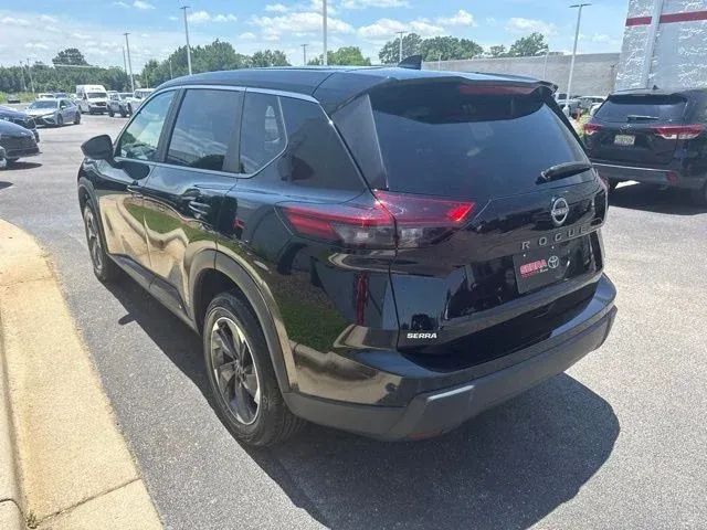 2025 Nissan Rogue SV thumbnail 5