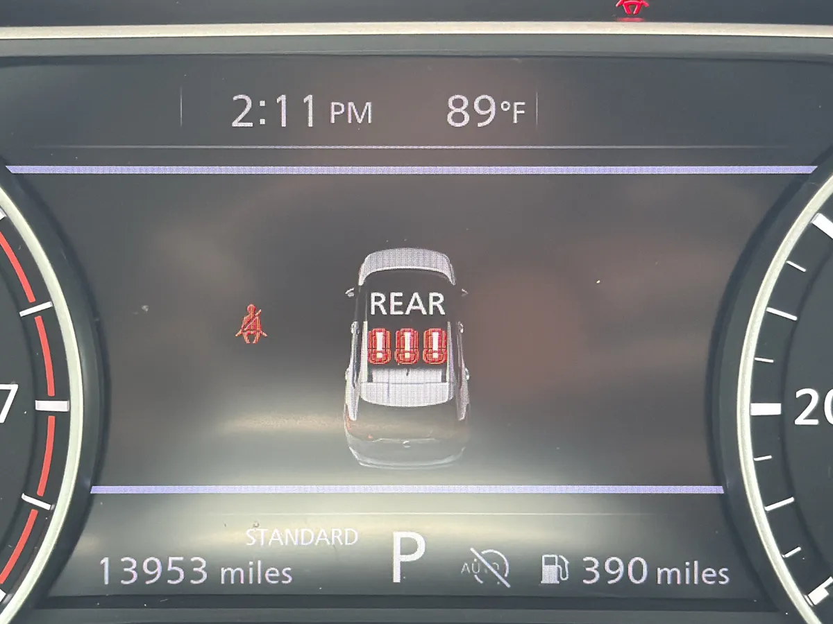2025 Nissan Rogue SV thumbnail 14